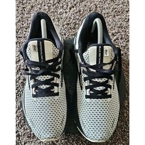 Brooks Adrenaline GTS 22 Shoes Womens Size 9 B Gray Sneakers Damaged 1203531B135